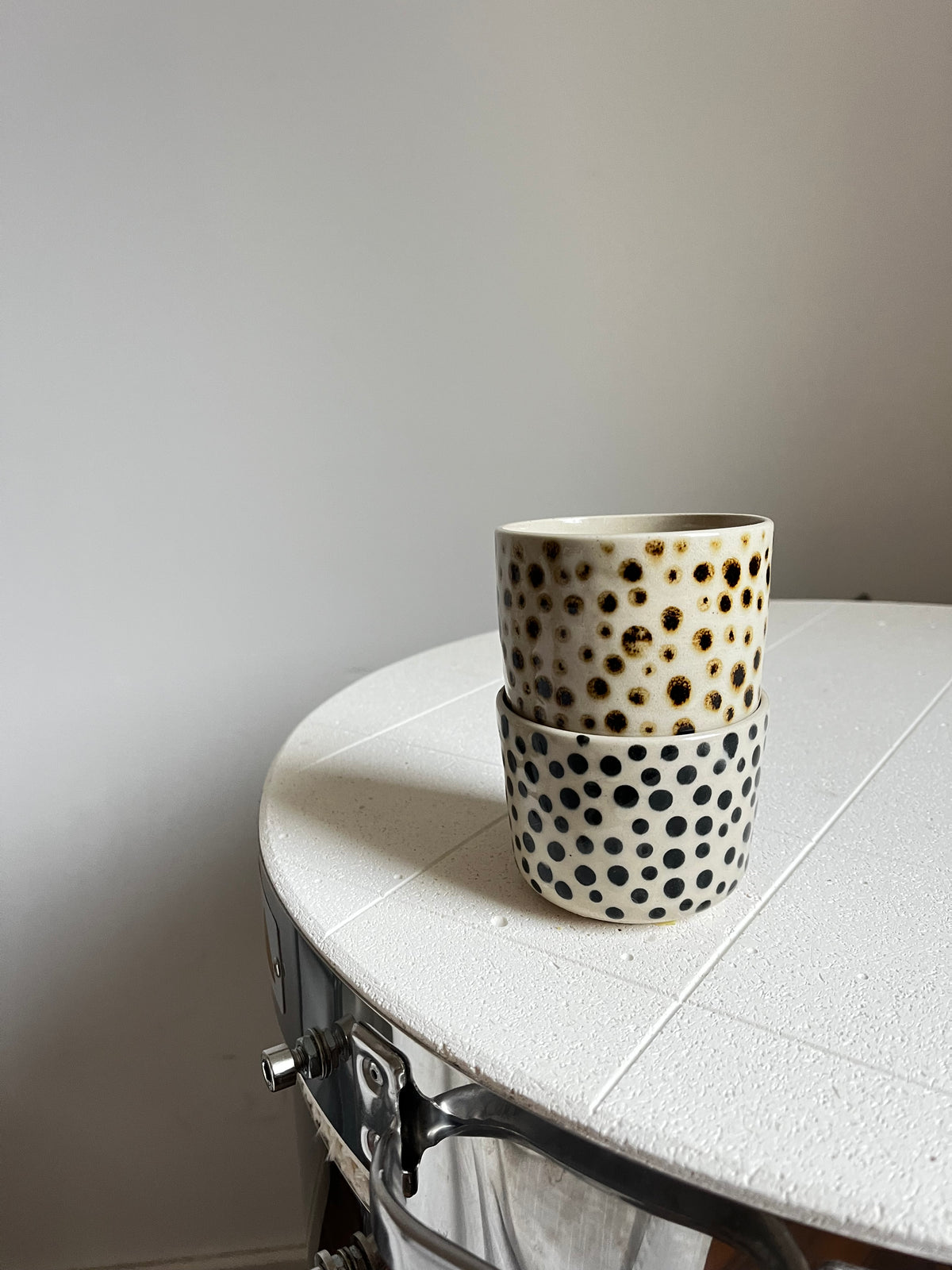 Becher dots