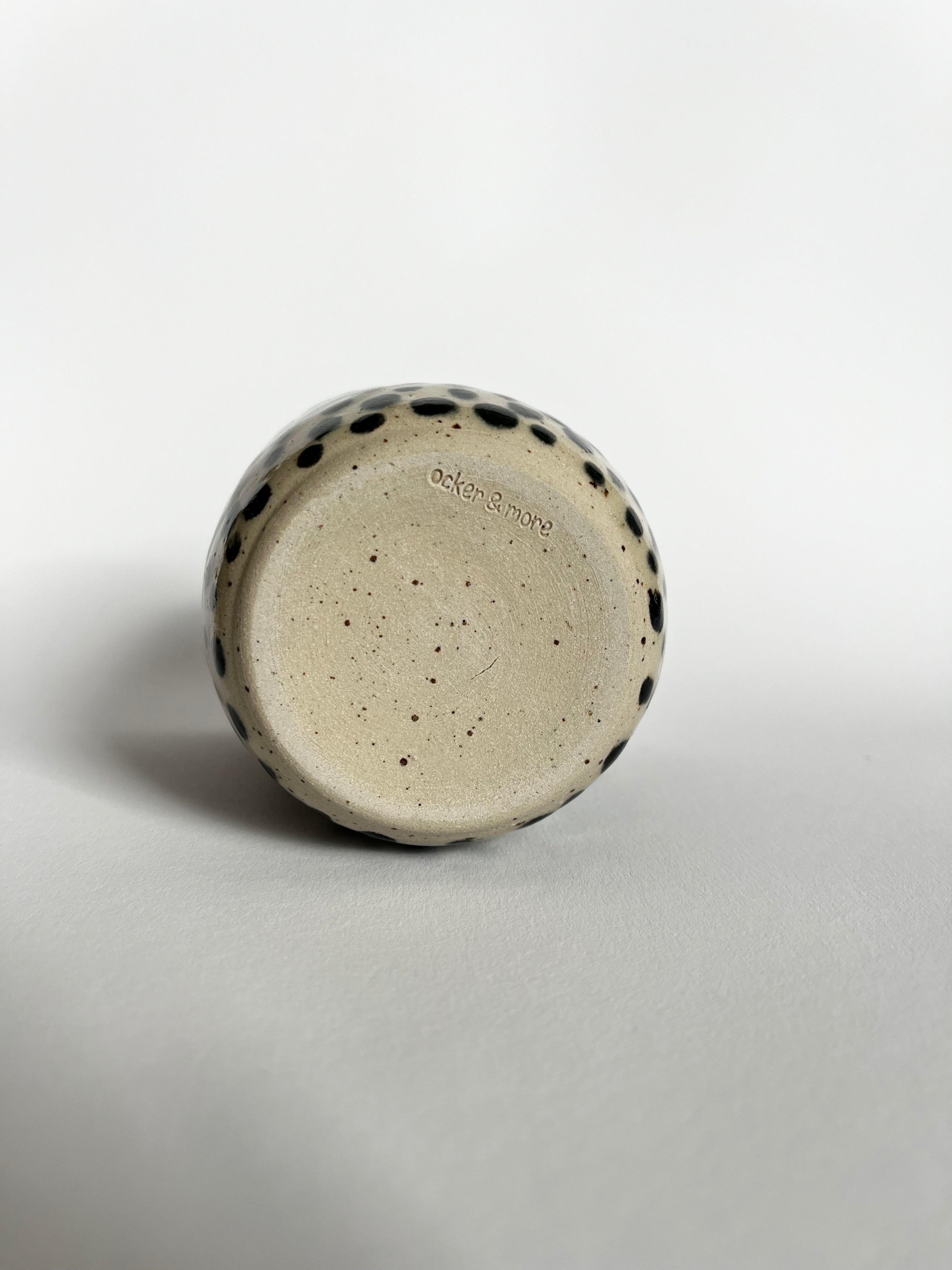 Mulden Becher dots