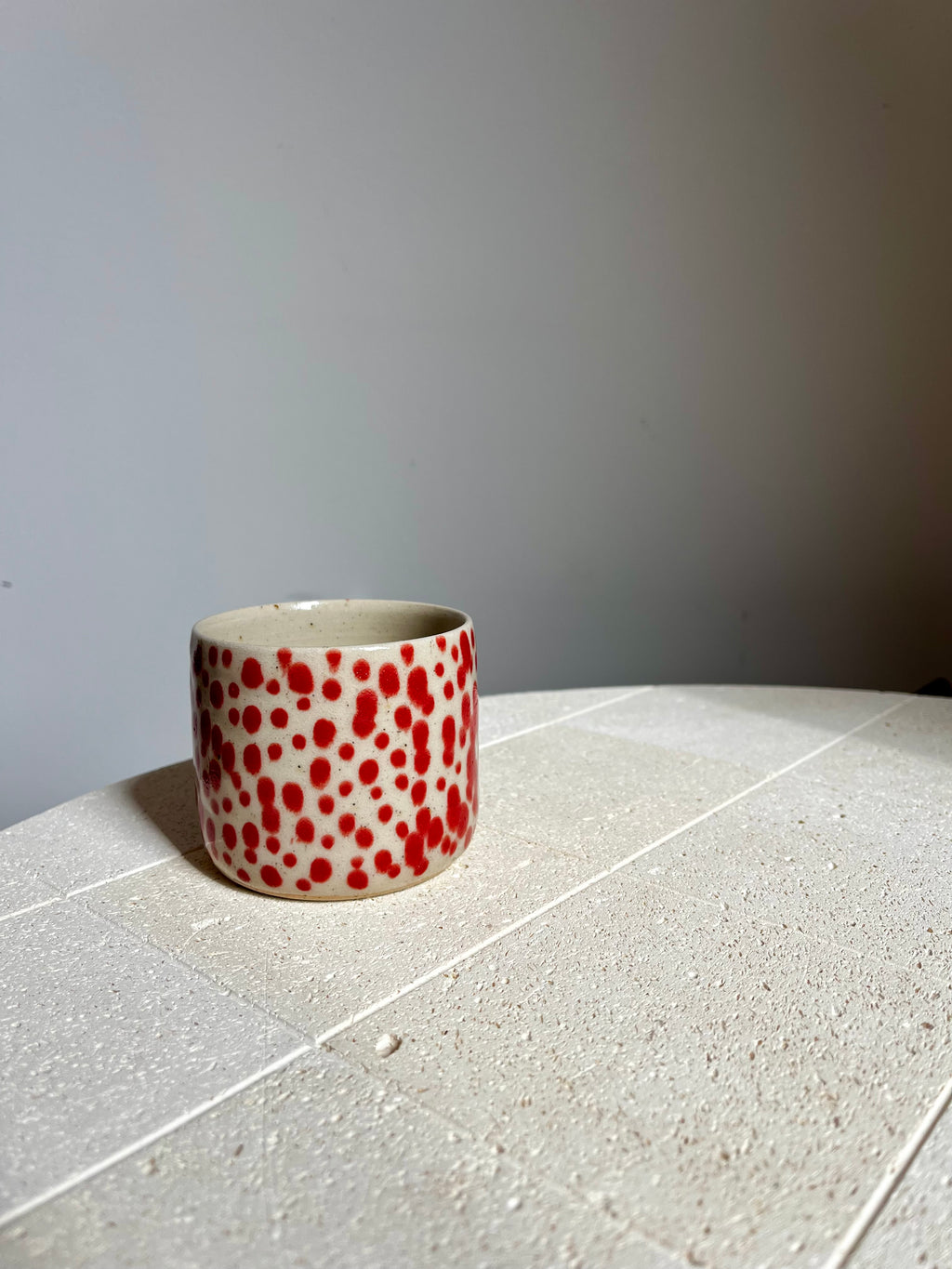 Becher red dots small
