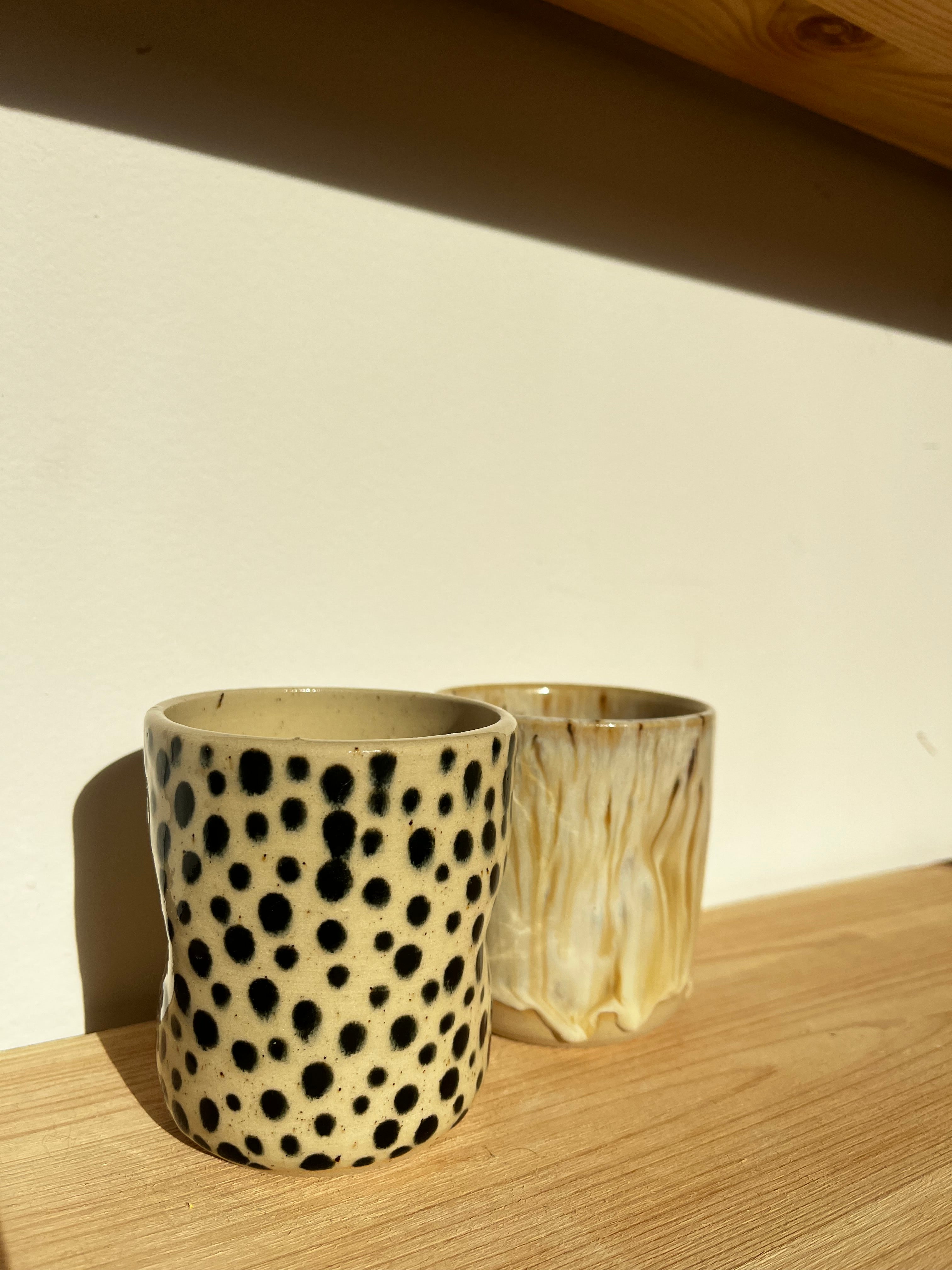 Mulden Becher dots