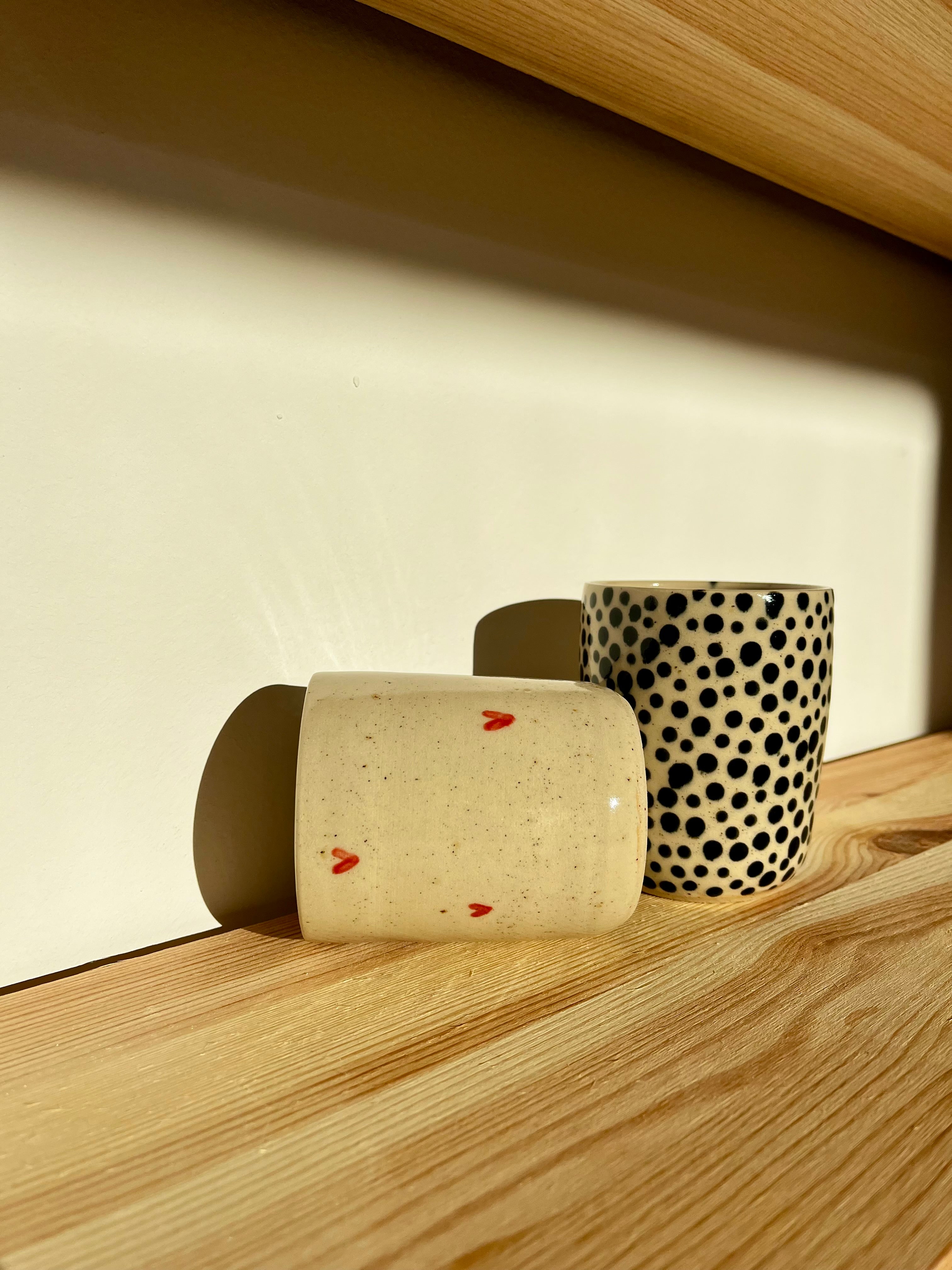 Becher dots large