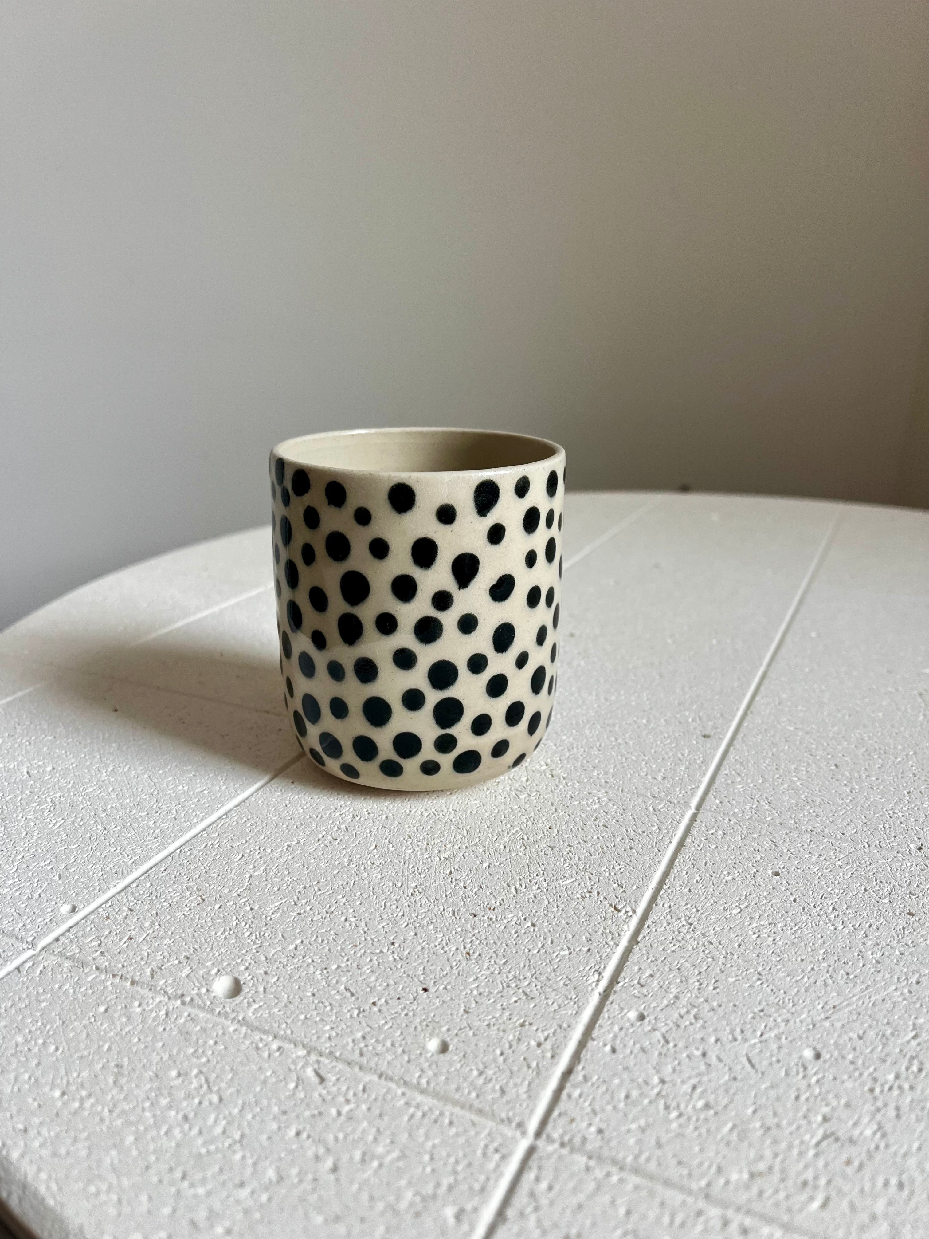 Becher dots