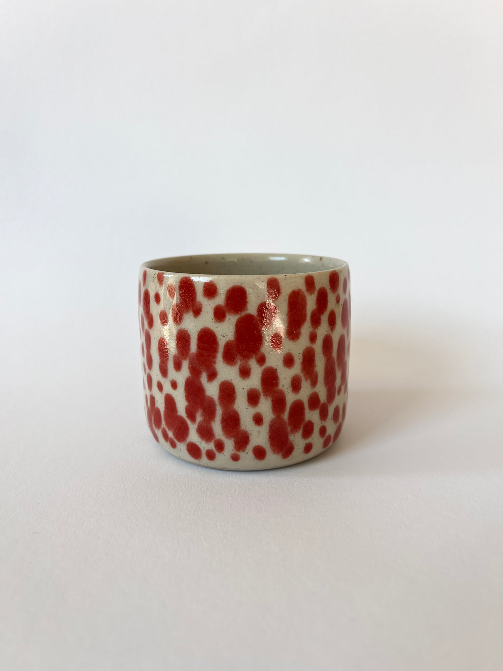 Becher red dots small