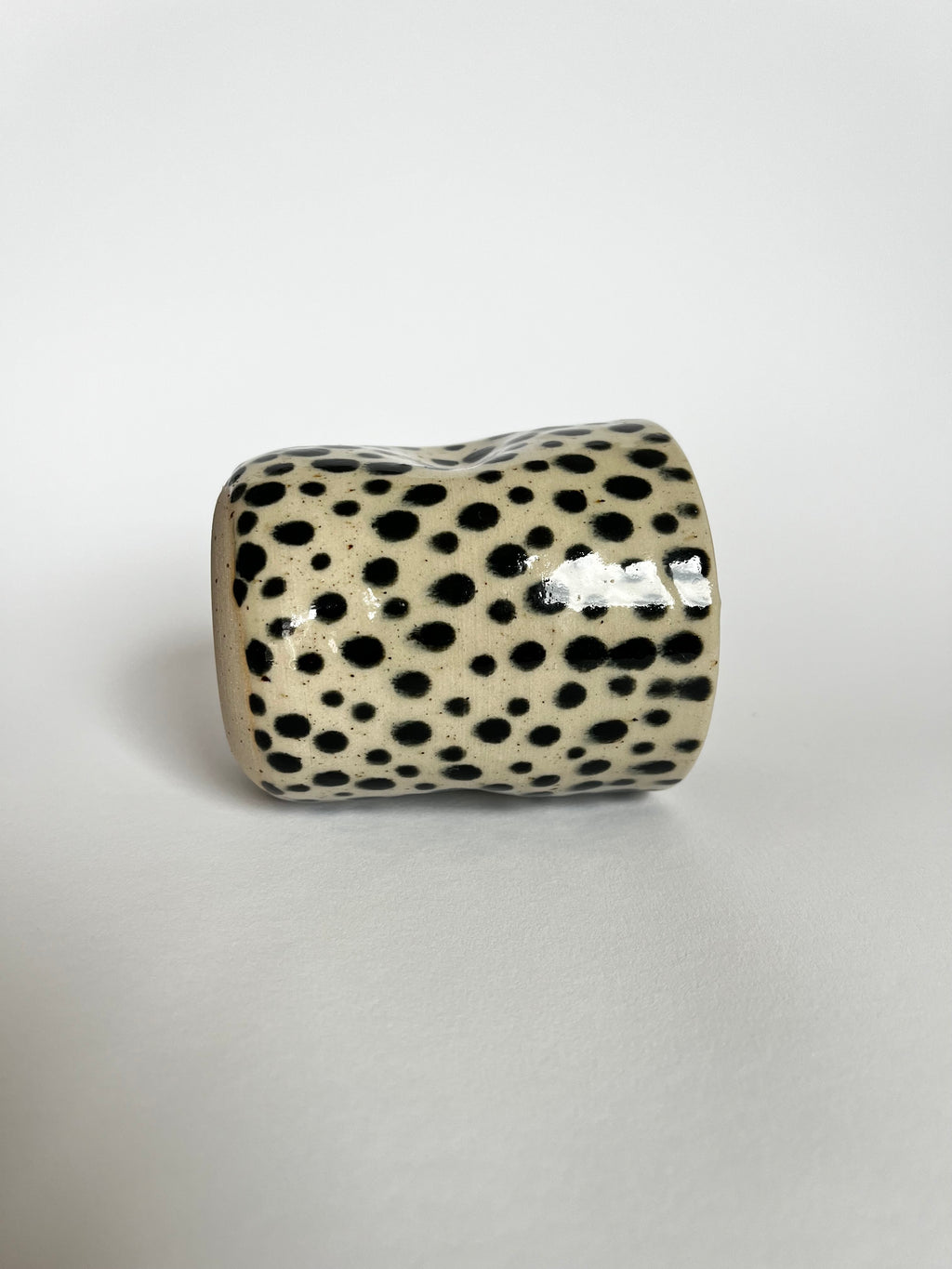 Mulden Becher dots