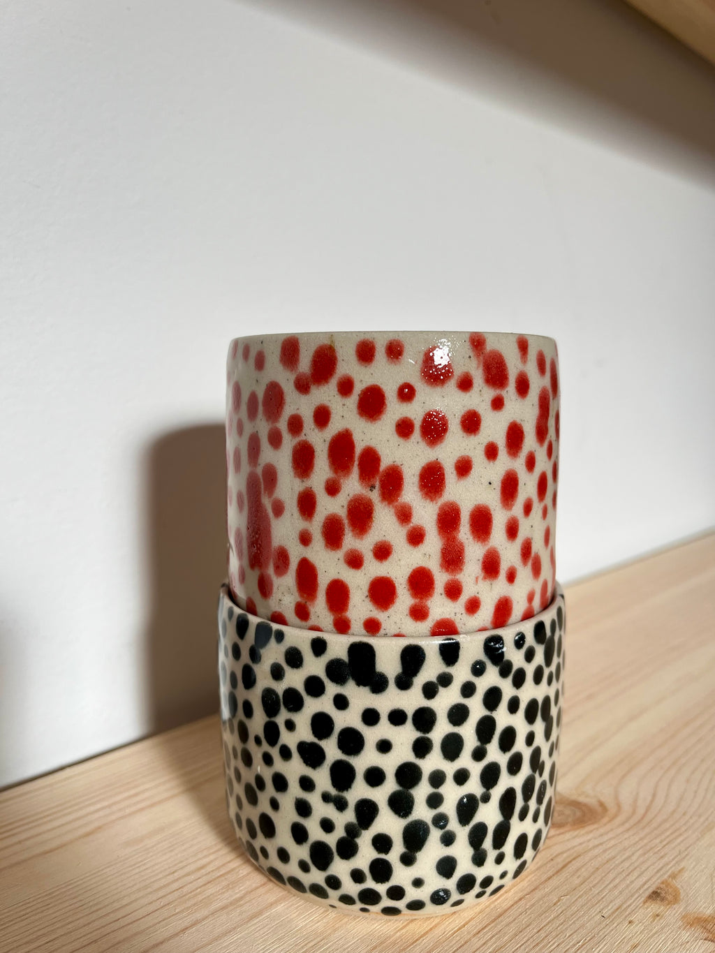 Becher red dots small