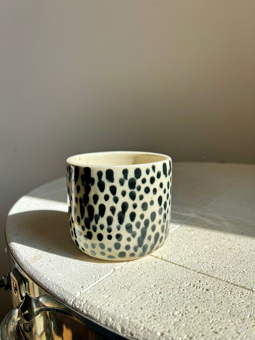 Becher dots small