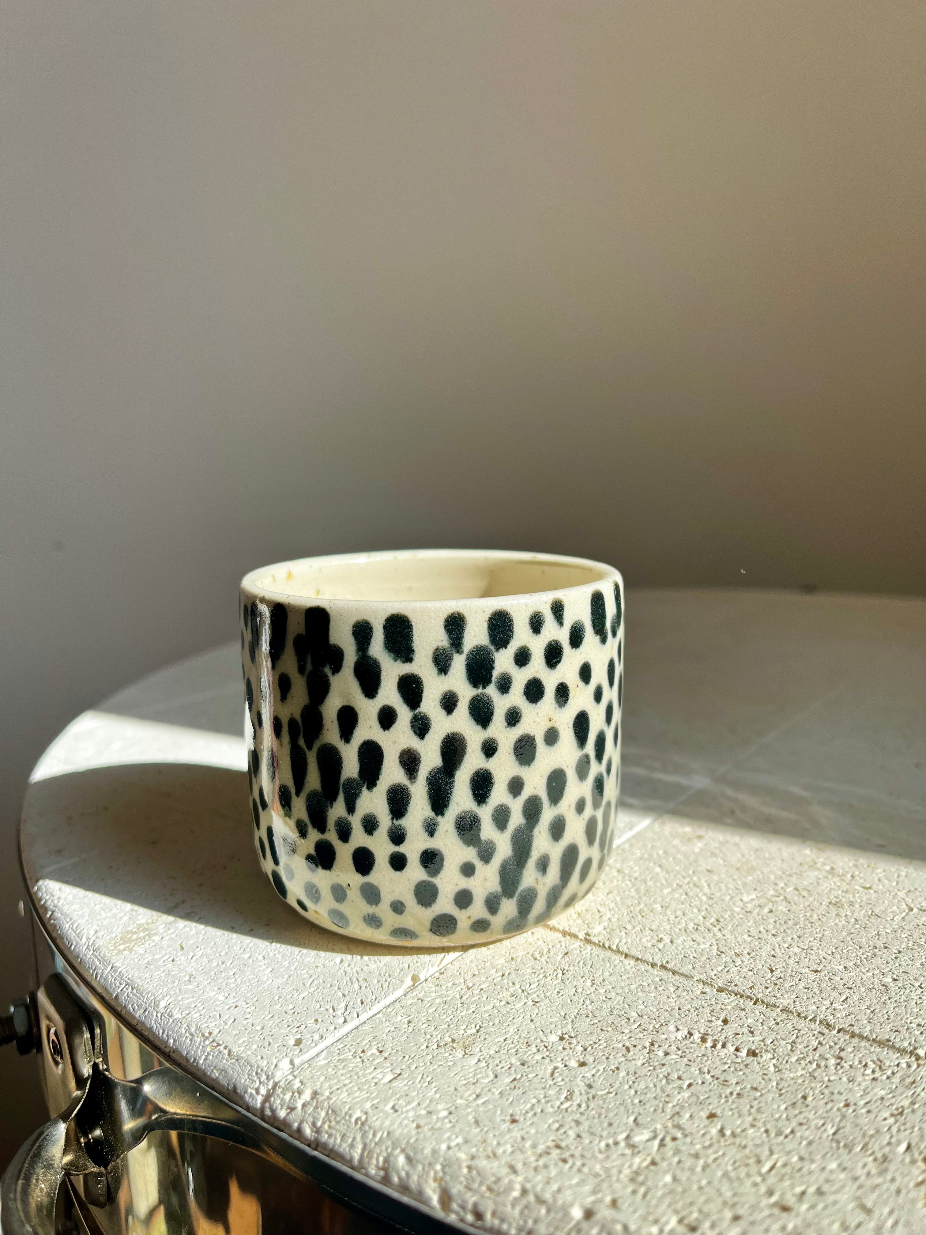 Becher dots small