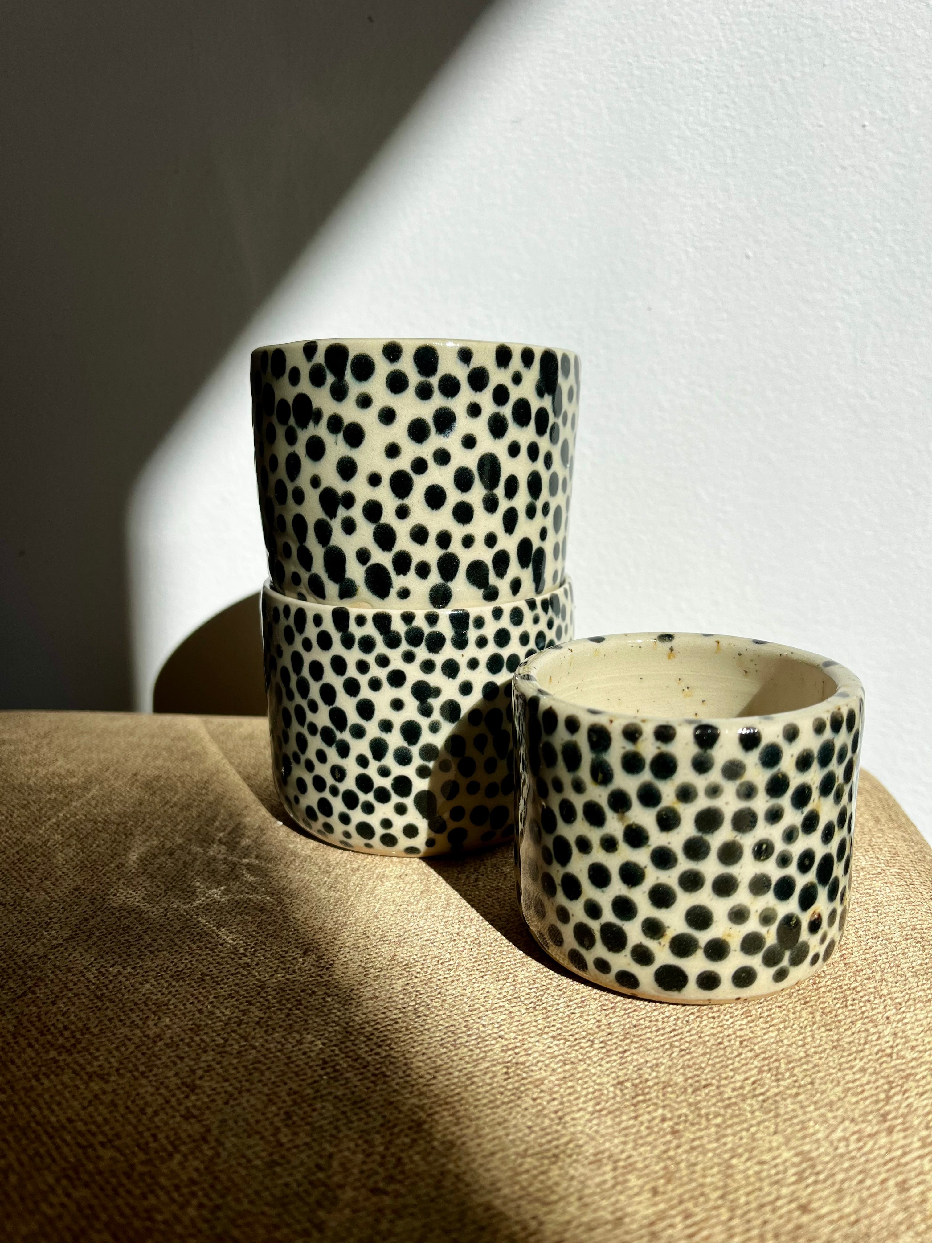 Becher dots small