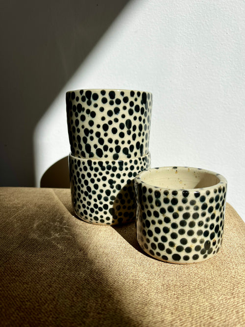 Becher dots small