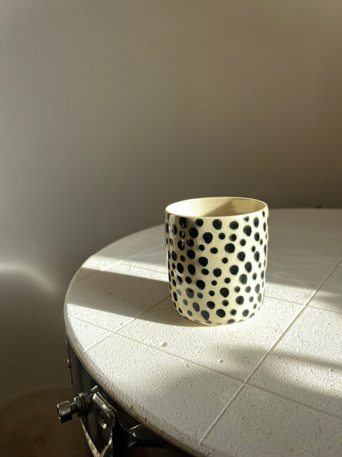 Becher dots