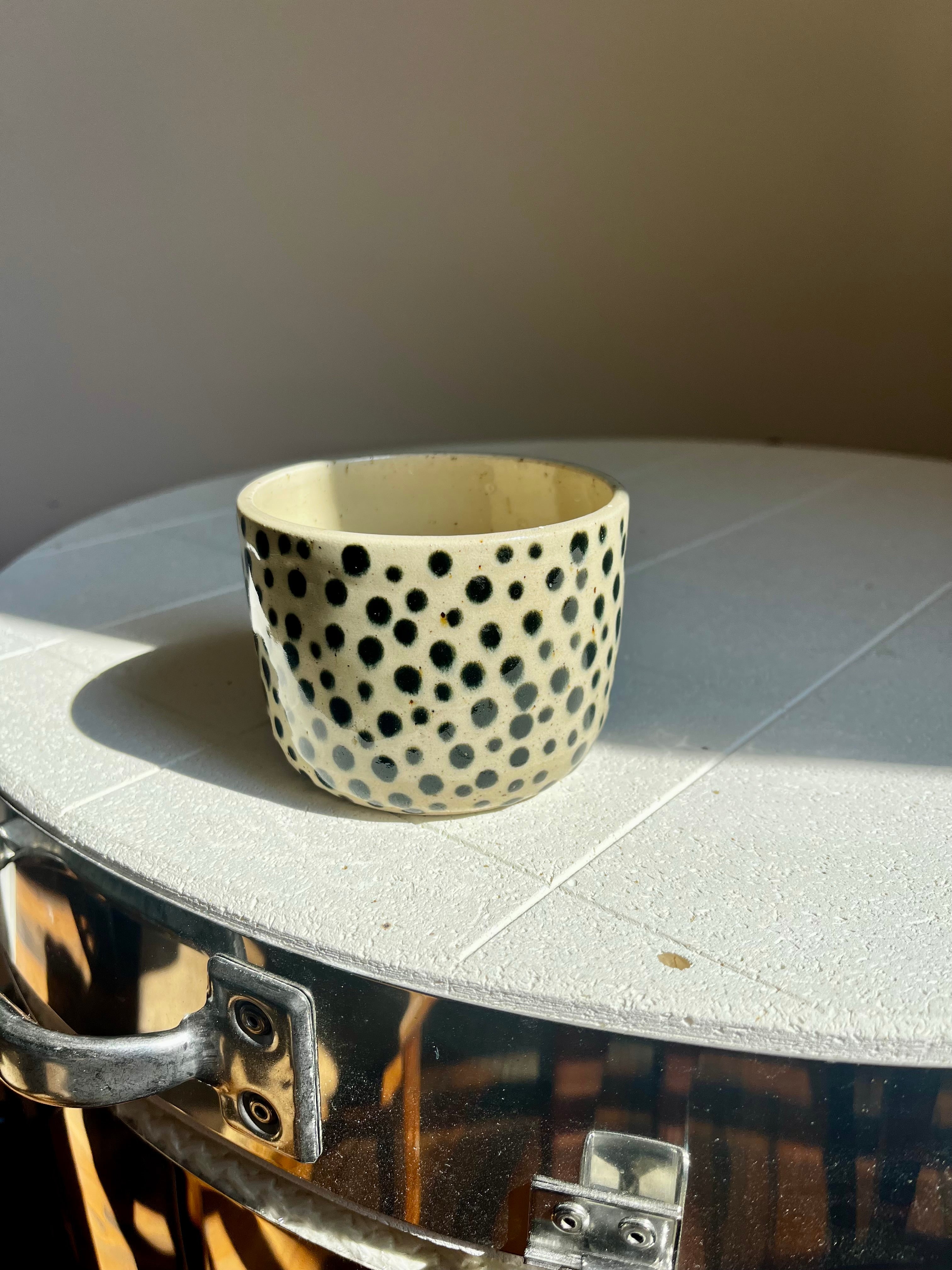 Becher dots