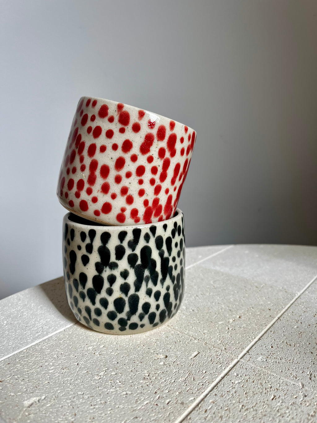 Becher red dots small